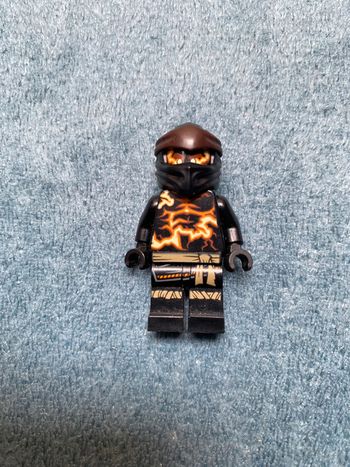 Minifigurine lego Ninjago Master of the Mountain Cole - Spinjitzu Burst