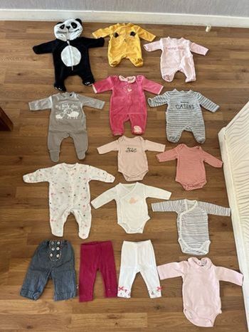 Lot vêtements bébé 1 mois