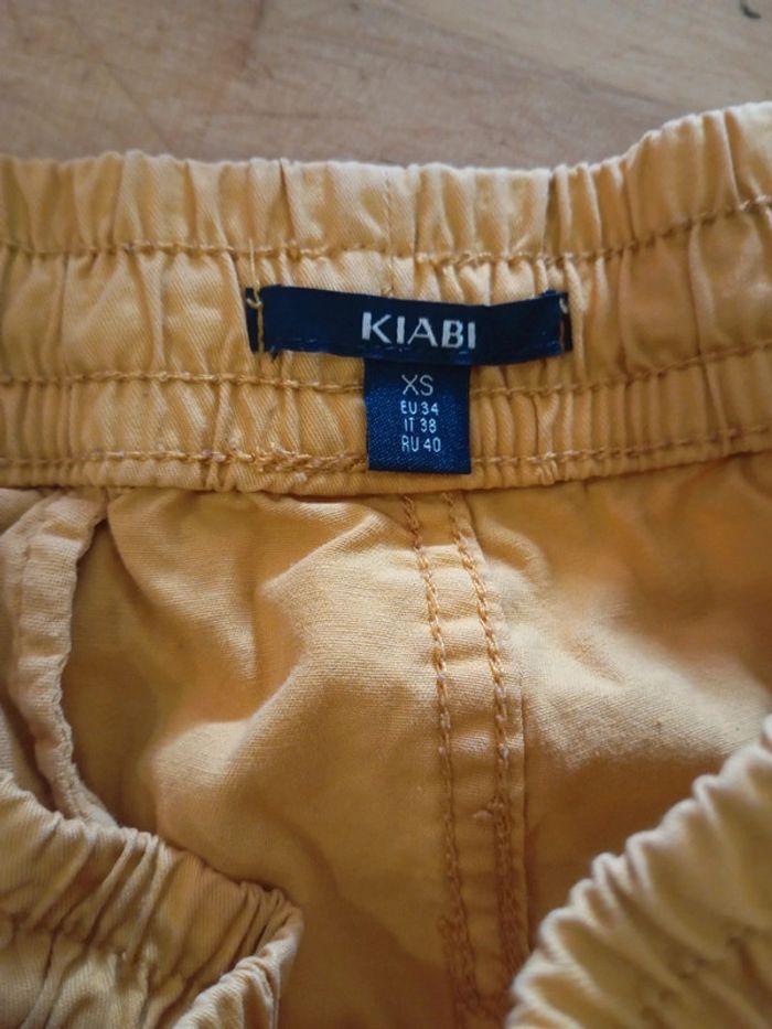 Short jaune moutarde xs