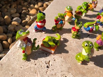 Figurines Kinder Surprise 1993 Les Crazy Crocos à l’école crocodiles