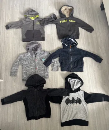 Lot de 7 gilets Taille 3 ans