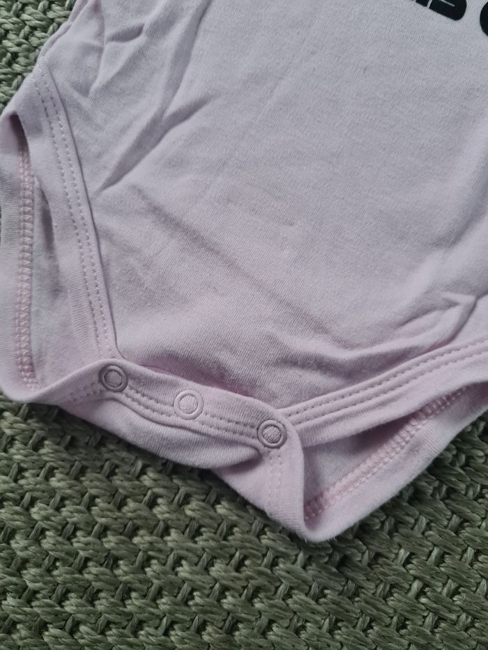 Lot de 2 bodies manches courtes - 3/6mois - photo numéro 9