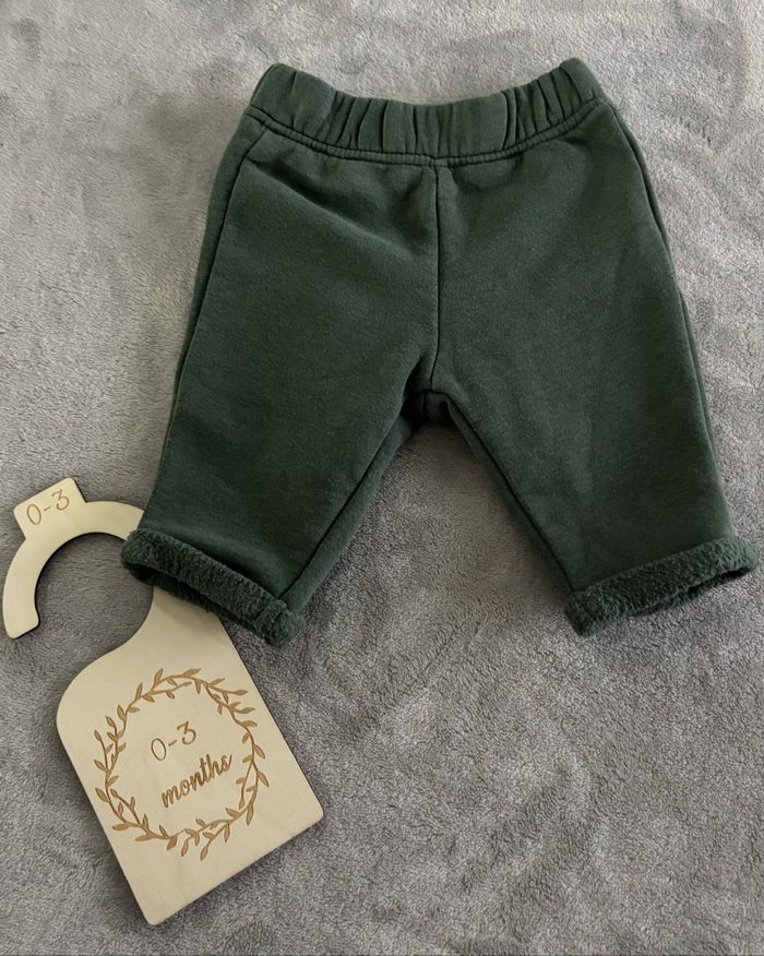 Lot pantalon 1 mois - photo numéro 5