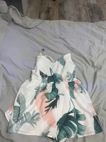 Combinaison short à fleurs