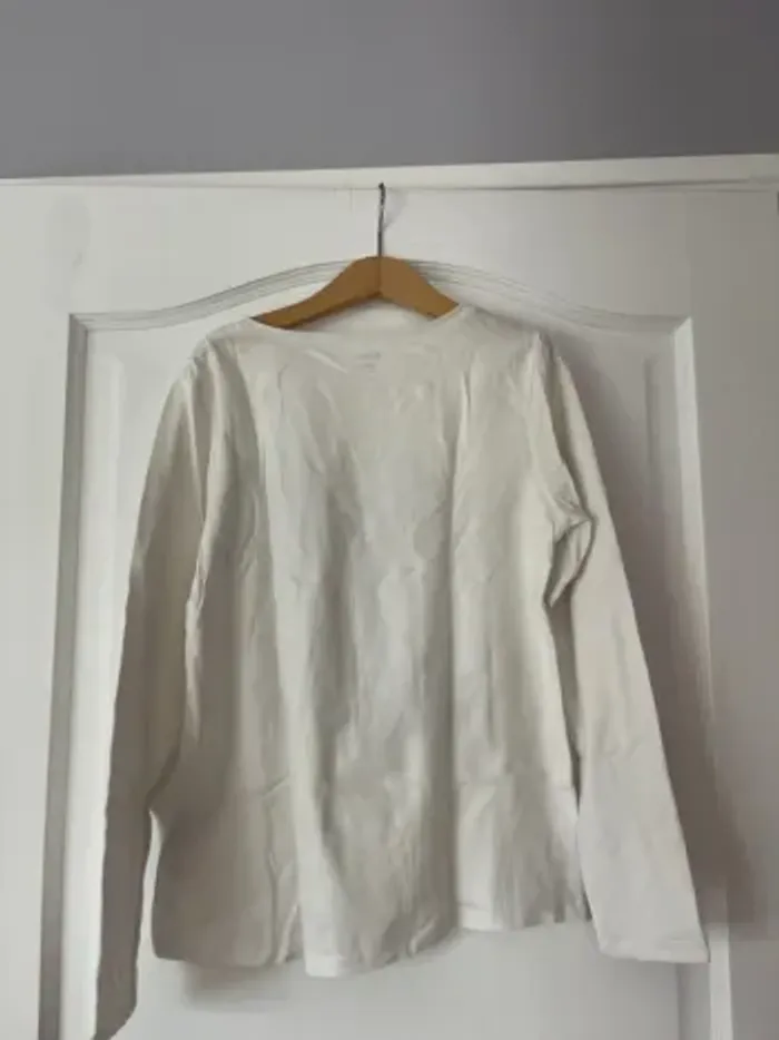 Lot 4 t-shirts manches longues fille 10 ans – Kiabi & Gémo - photo numéro 8
