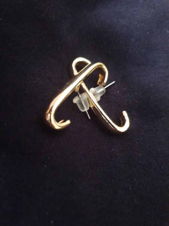 Neuf paire de boucles d'oreilles doré - photo numéro 2