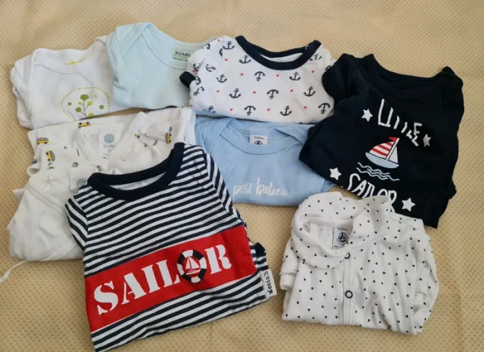 Lot de 12 bodys 3 mois manches courtes