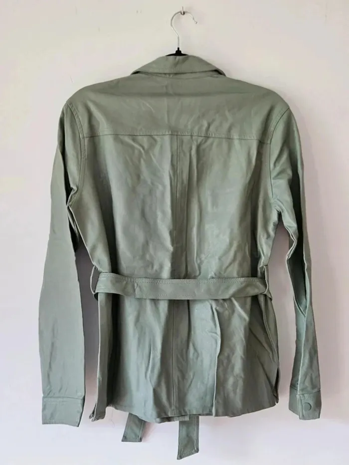 Veste chemise simili cuir vert pale Stradivarius taille 38/M - photo numéro 3