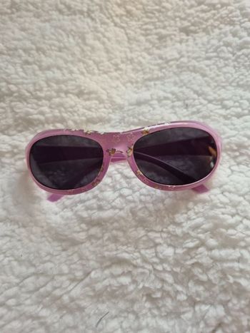 Lunette de soleil rose