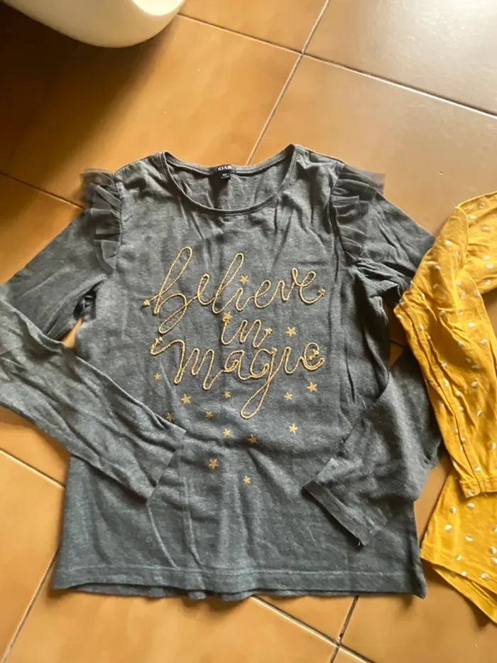 Lot 3 t shirts fille 10 ans - photo numéro 2
