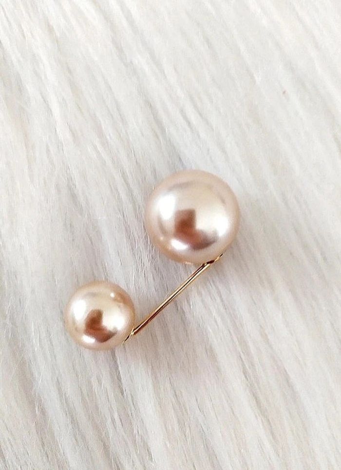 Broche perle pince pantalon col foulard