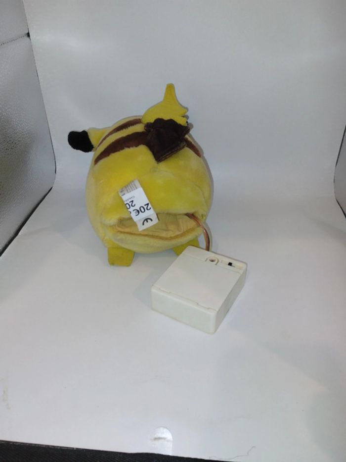Peluche pokémon Pikachu tomy - photo numéro 6