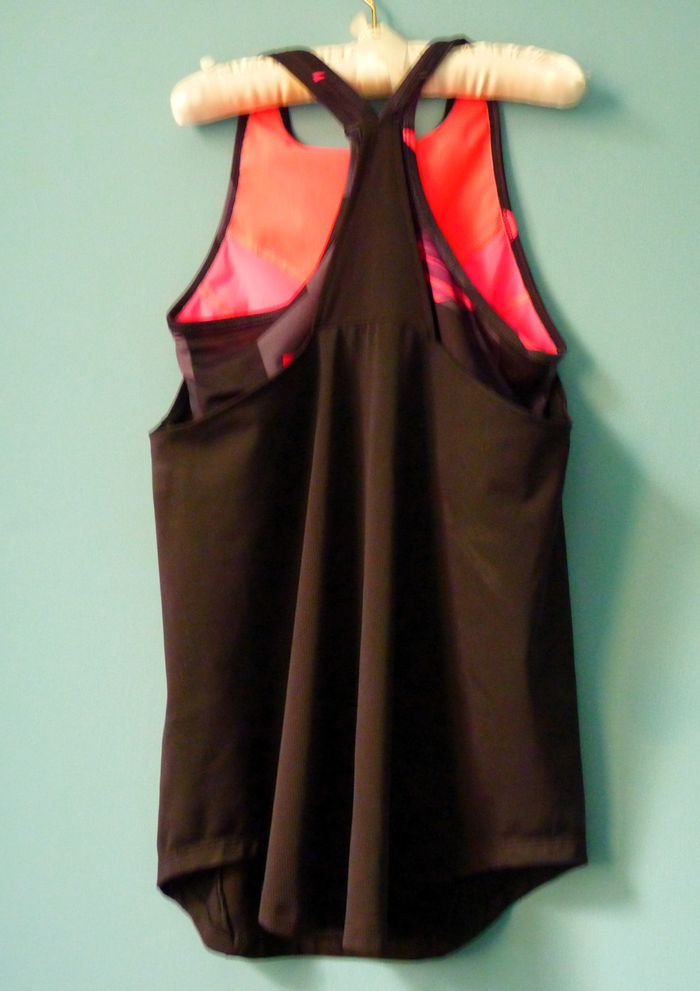 Lot T-shirt Fille Decathlon 12 ans sport brassière noir rose gris TBE - photo numéro 7