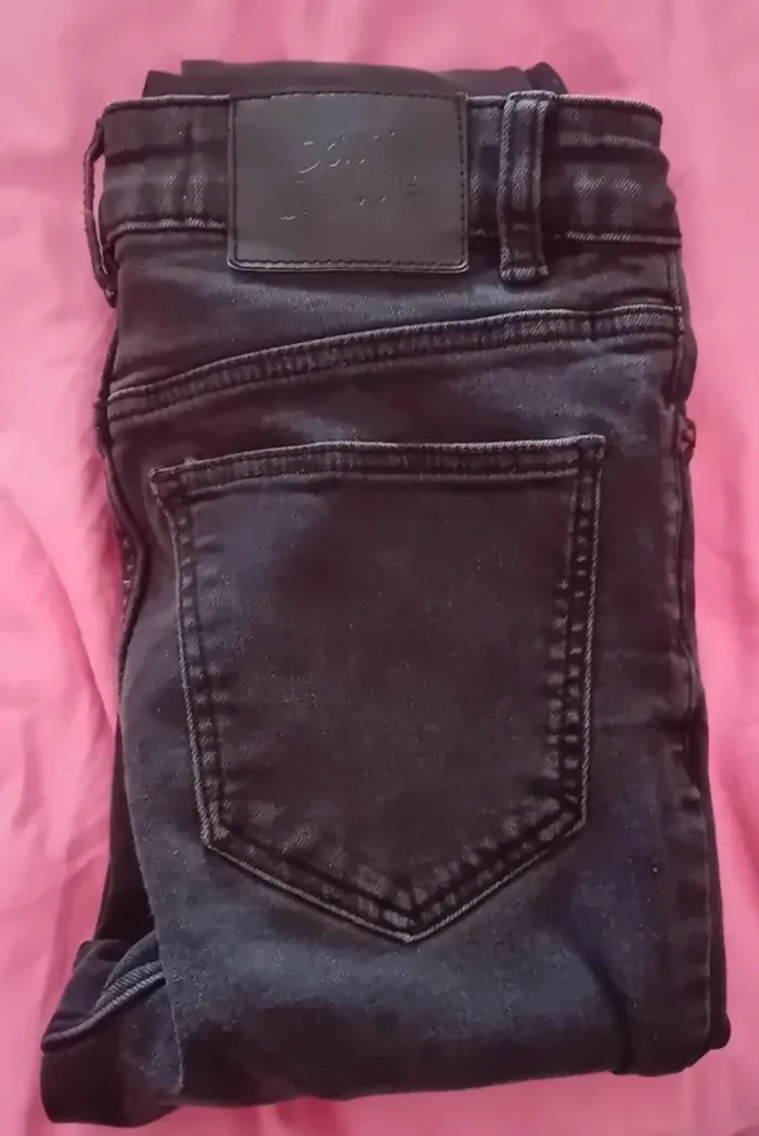 Très joli jean skinny noir Jennyfer en parfait état taille 32 ado - photo numéro 2