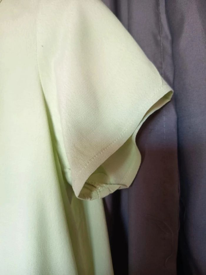 Robe habillée, à volant . Manches courtes. Marque Diverse. - photo numéro 7
