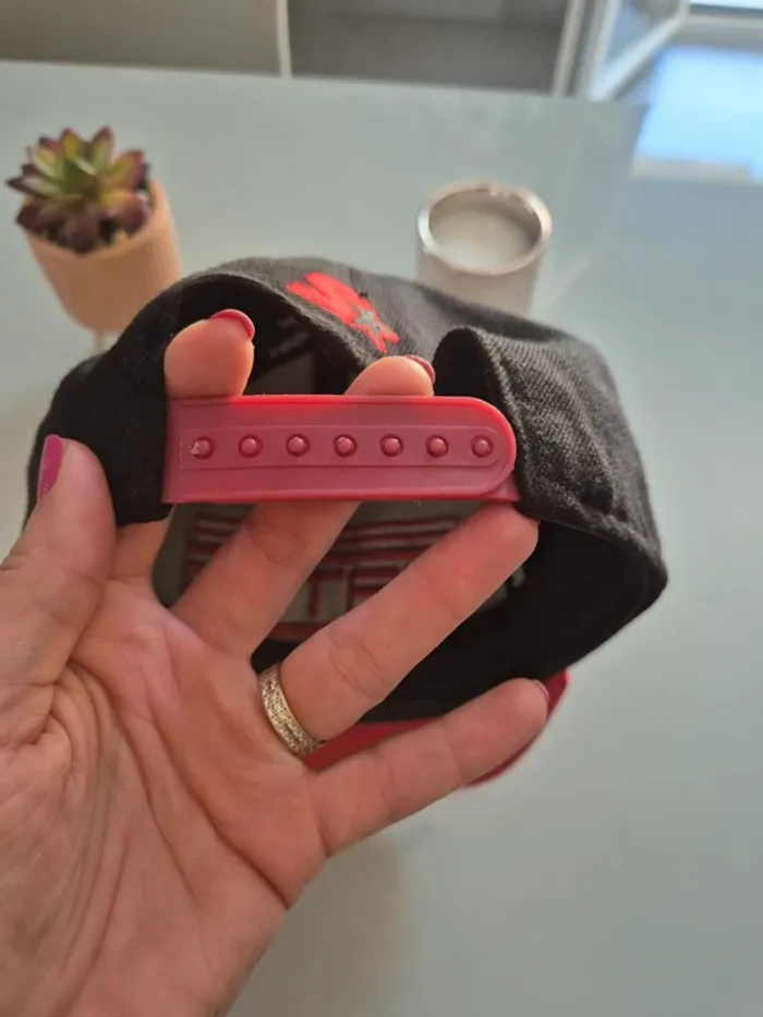 Casquette WATI B noire et rouge - photo numéro 4
