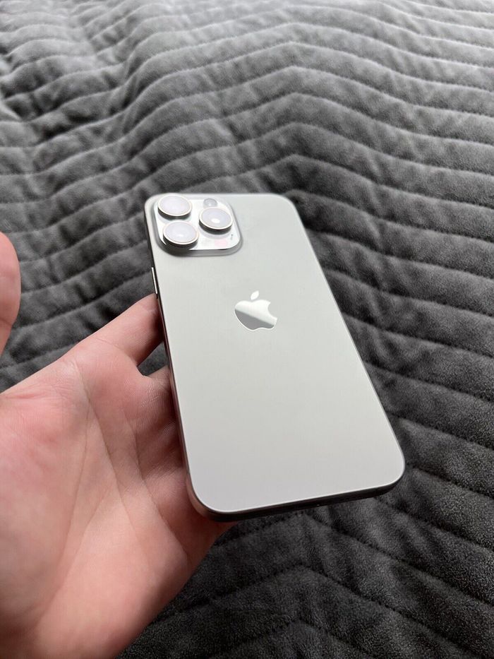 I P h o n e 15 pro Max - photo numéro 4