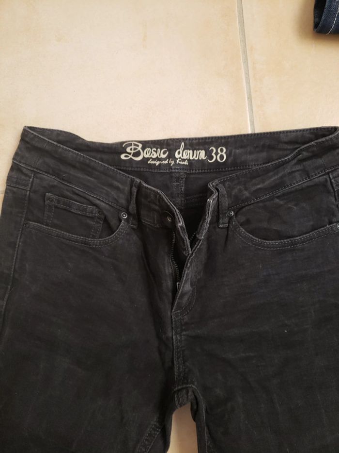 Jeans noir t 38 - photo numéro 2