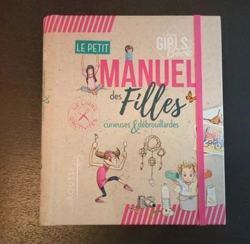 Livre Le petit manuel des filles