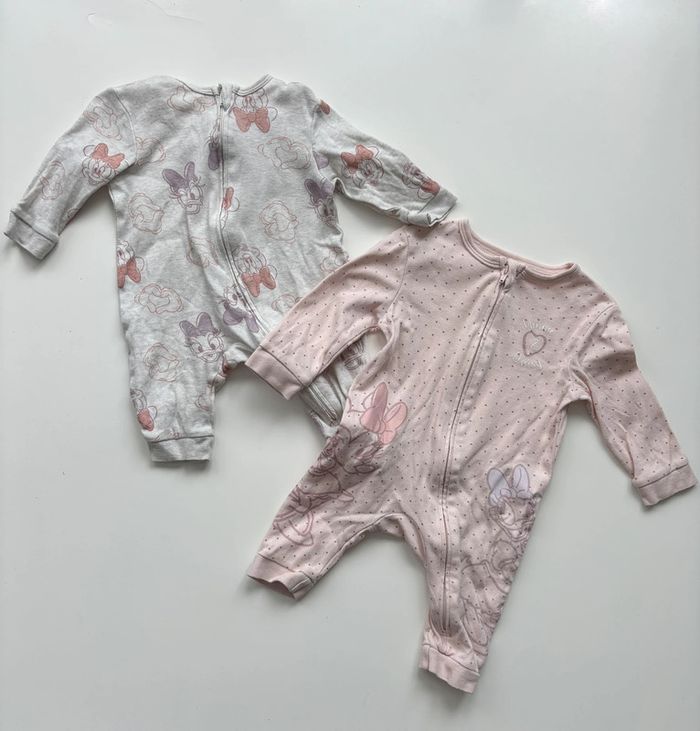 Lot de 2 combinaisons sans pied 6mois