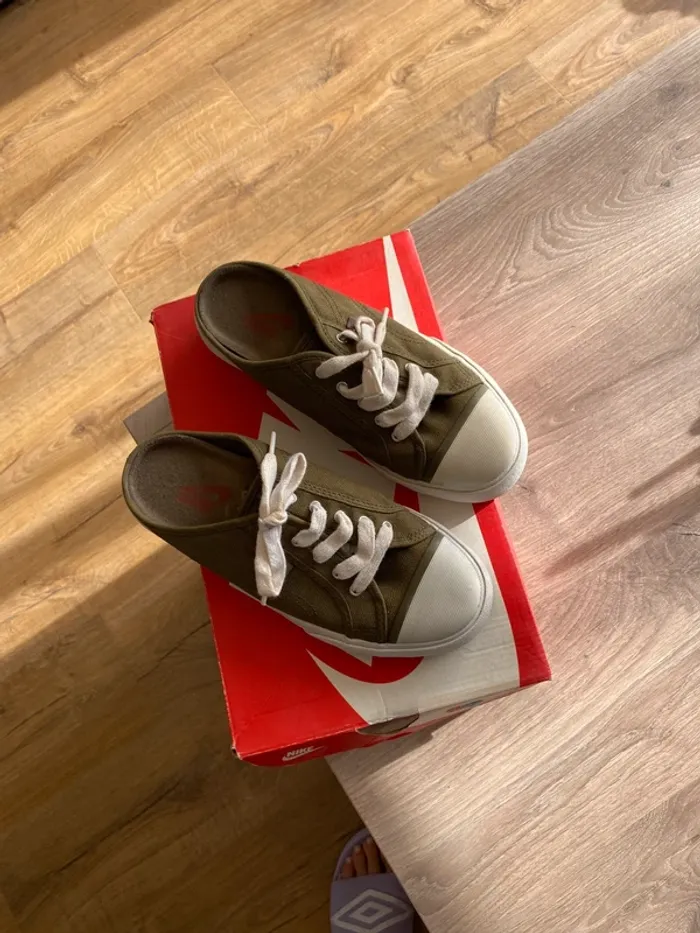 🔥 Mules Nike Hermosa Wmns – Rare Vintage – Taille 37,5 Kaki - photo numéro 2