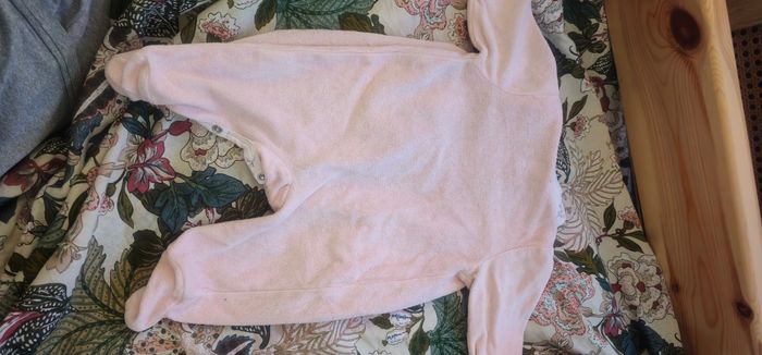 Pyjamas trois kilos sept  1 mois - photo numéro 3