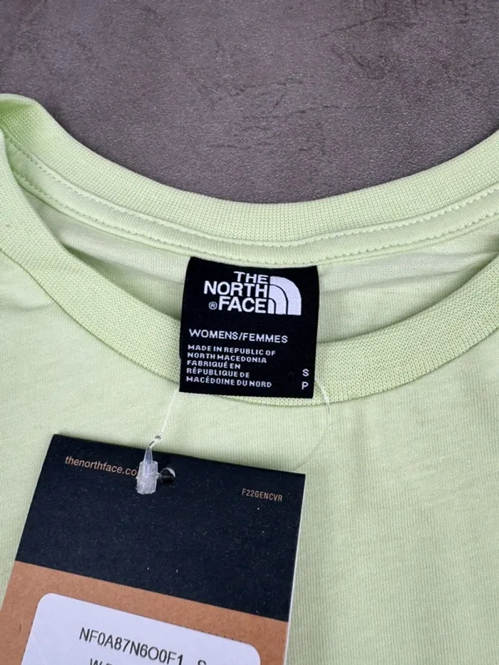 T-shirt The North Face Cintré Vert Menthe Neuf Taille S - photo numéro 7