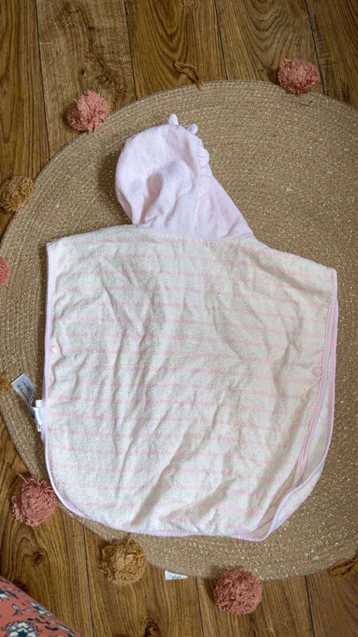 Ensemble cape de bain et maillot de bain - photo numéro 5