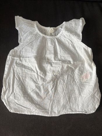 Blouse à pois blancs