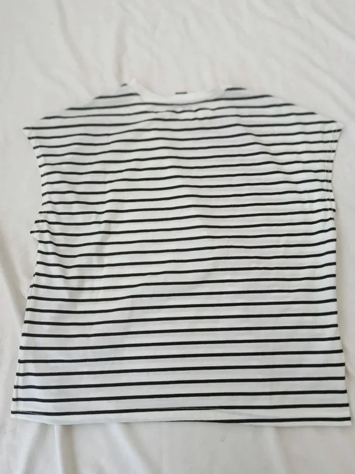 T-shirt manches courtes rayé détail coeur Shein taille S - photo numéro 3