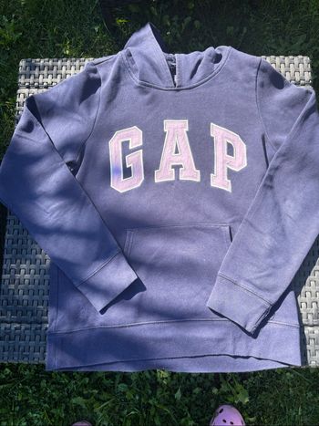 Sweat-shirt à capuche bleu gapkids très bon état 13 ans