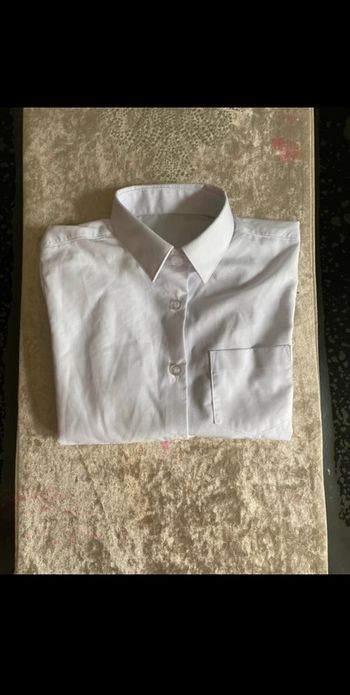 Chemise taille 5/6 ans neuve