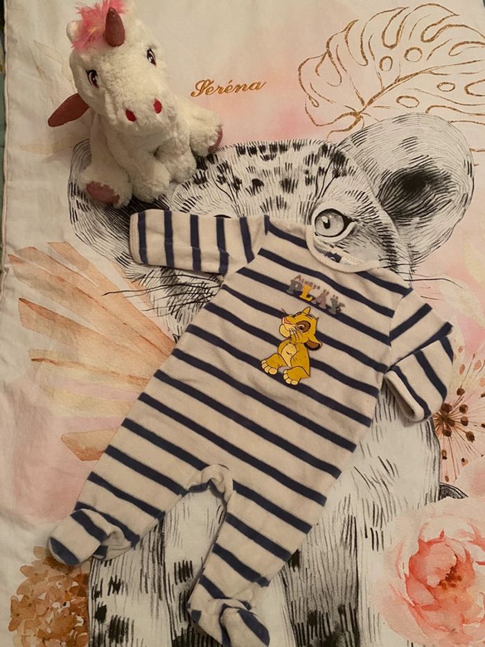 Pyjama velours Le Roi Lion, taille 3 mois, Disney.