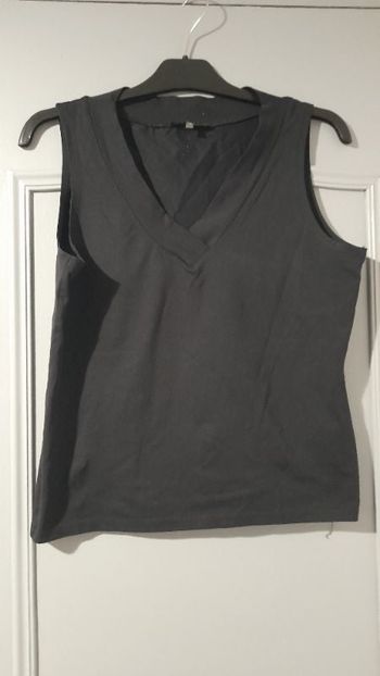 Tee shirt col V noire