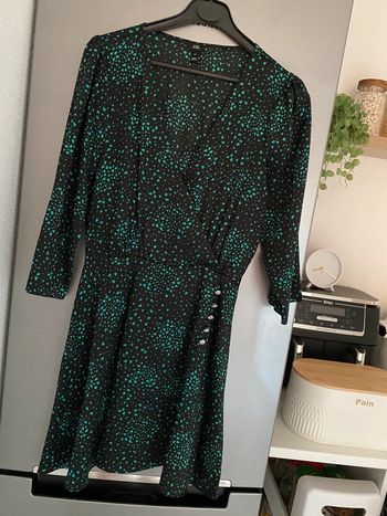 Robe satinée noir vert River Island 10