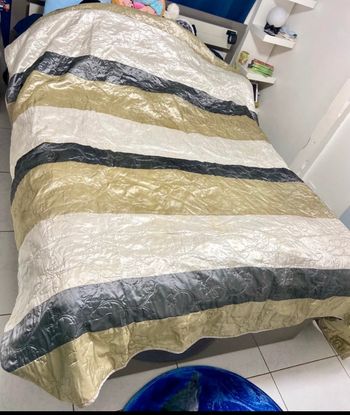 Dessus de lit vert beige gris satiné 2 personnes neuf