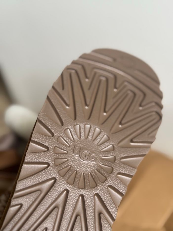 Ugg Lowmel marrons - Taille 38 - photo numéro 4