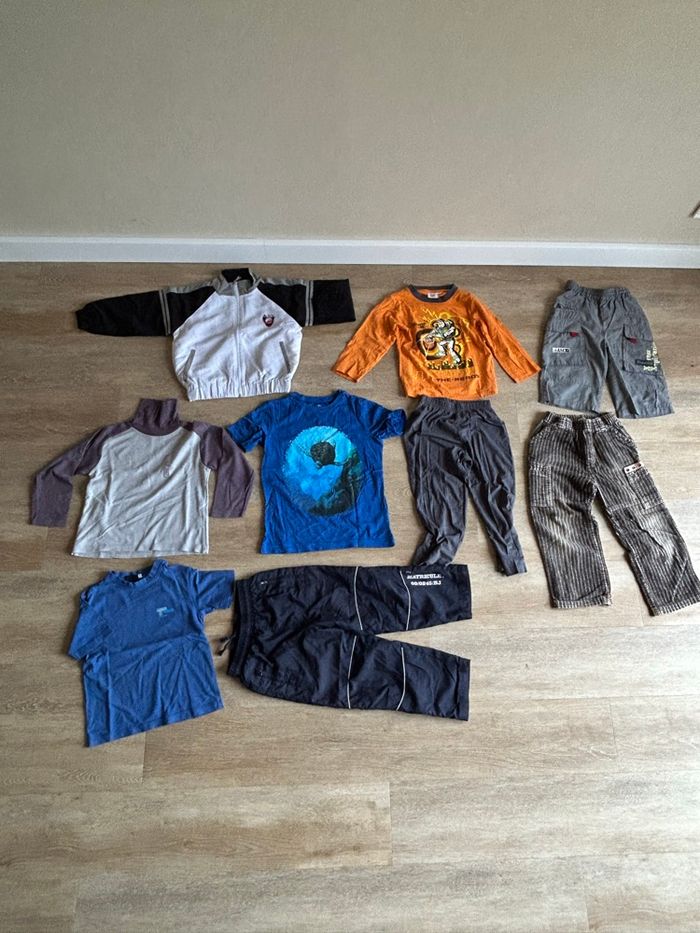 Lot vêtements garçon 5 ans – Vestes, pantalons, t-shirts, tenues sports et loisirs