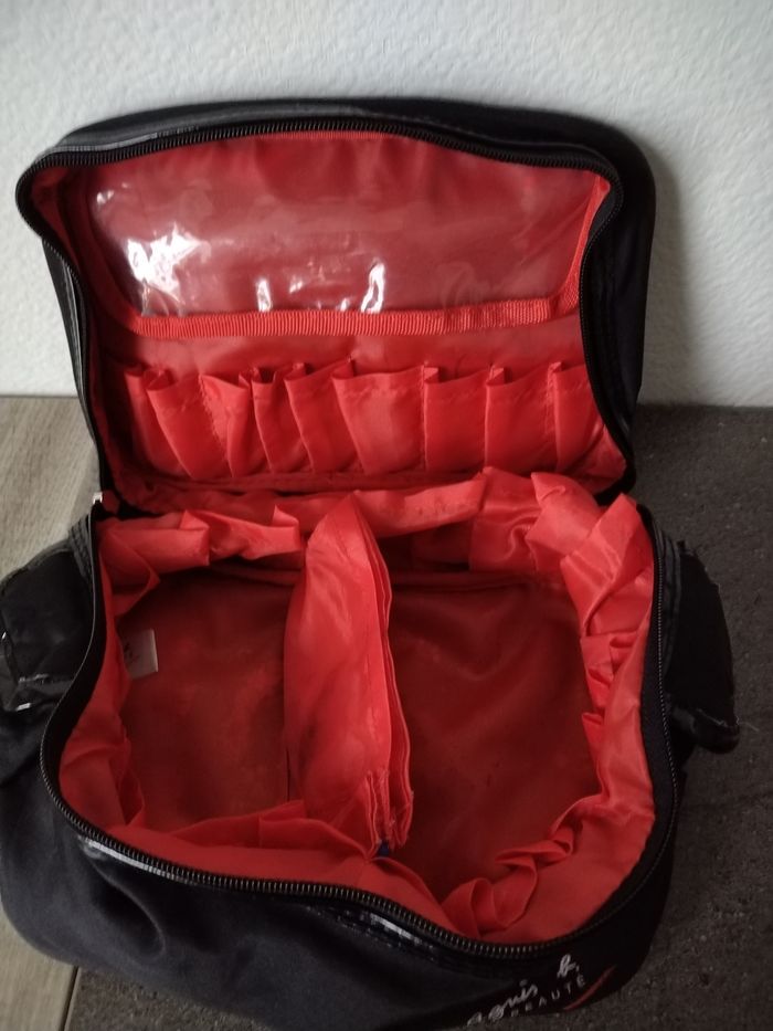 Trousse de toilette ou maquillage Agnès b. Beauté - photo numéro 5