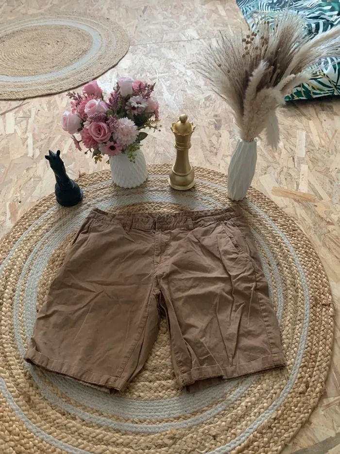 Short beige