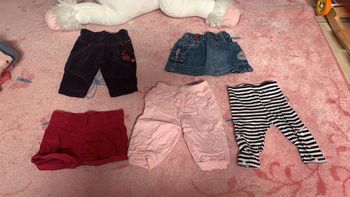 Lot de vêtements pantalon jupe short 6 mois
