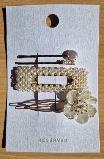 Lot de 4 barrettes cheveux RESERVED
