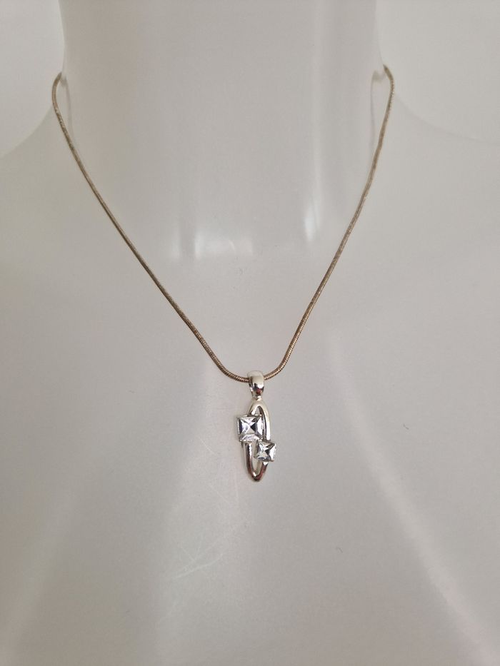 Collier argenté avec sa boîte - photo numéro 4