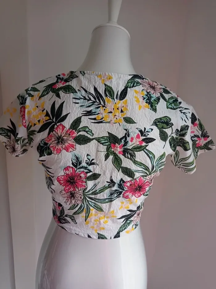 Magnifique top court kaki coloré été imprimé fantaisie avec noeud et boutons T.M Jennyfer - photo numéro 4