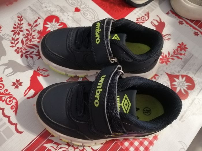 Vend basket taille 23