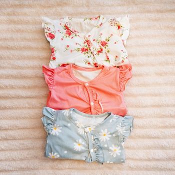 Lot de 3 pyjamas 1 mois ouverture devant comme neufs légers vintage