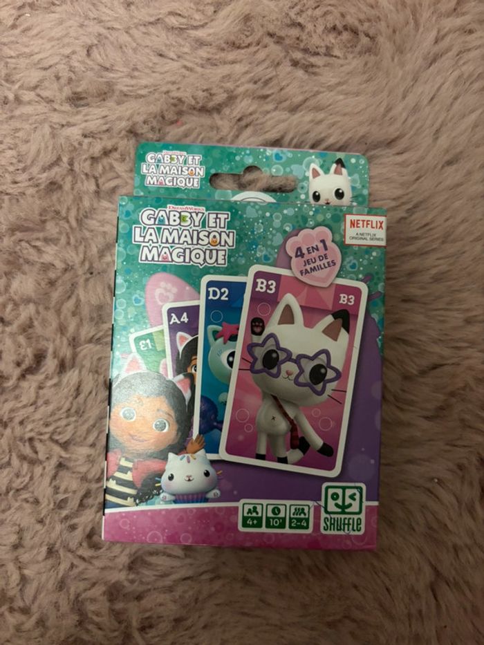Jeu des 4 familles gabby et la maison magique