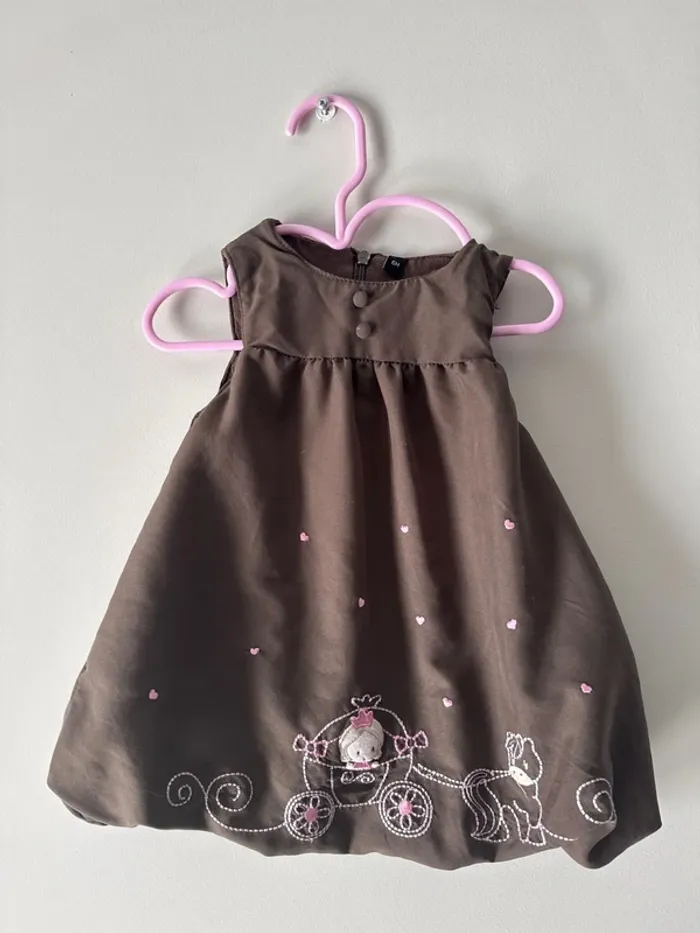 👗 Robe marron hiver  Très bon état  - 6 mois - motif princesse- très bon état