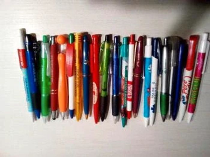 Lot de 21 stylos publicitaires - photo numéro 2