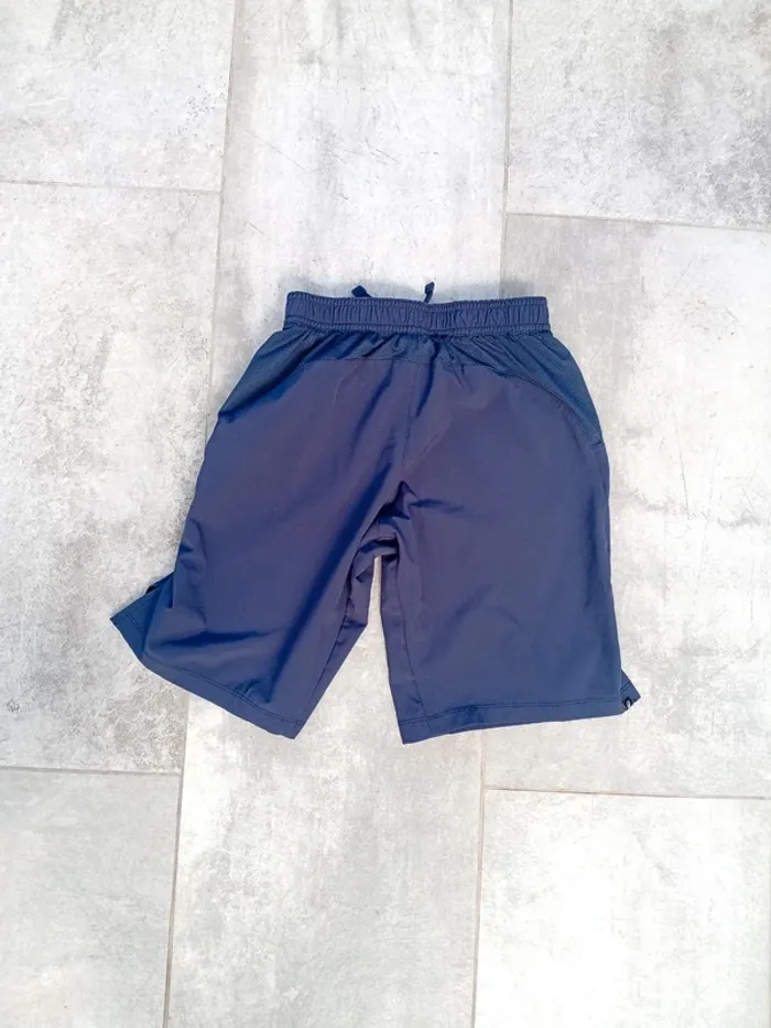 Short sport